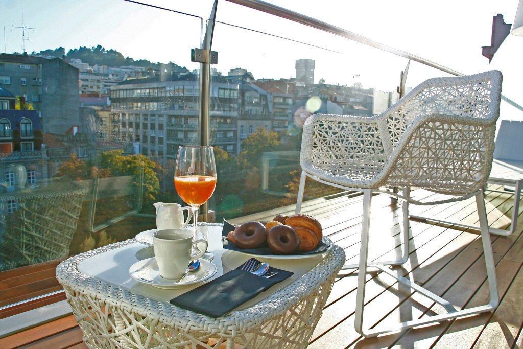 Gran Hotel Nagari Boutique & Spa Vigo Exterior foto A typical balcony in Vienna