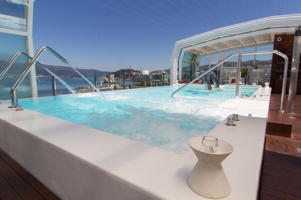 Gran Hotel Nagari Boutique & Spa Vigo Exterior foto The rooftop pool