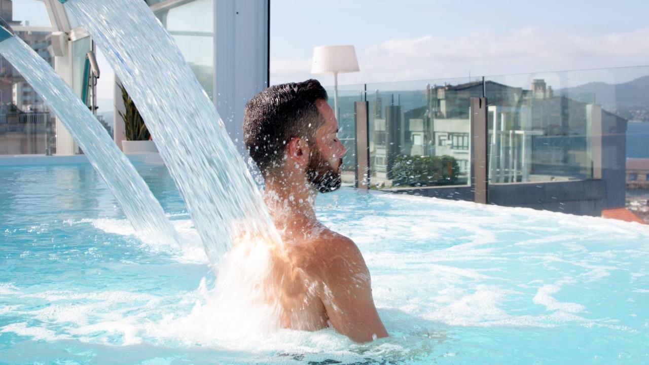 Gran Hotel Nagari Boutique & Spa Vigo Exterior foto A man in a spa