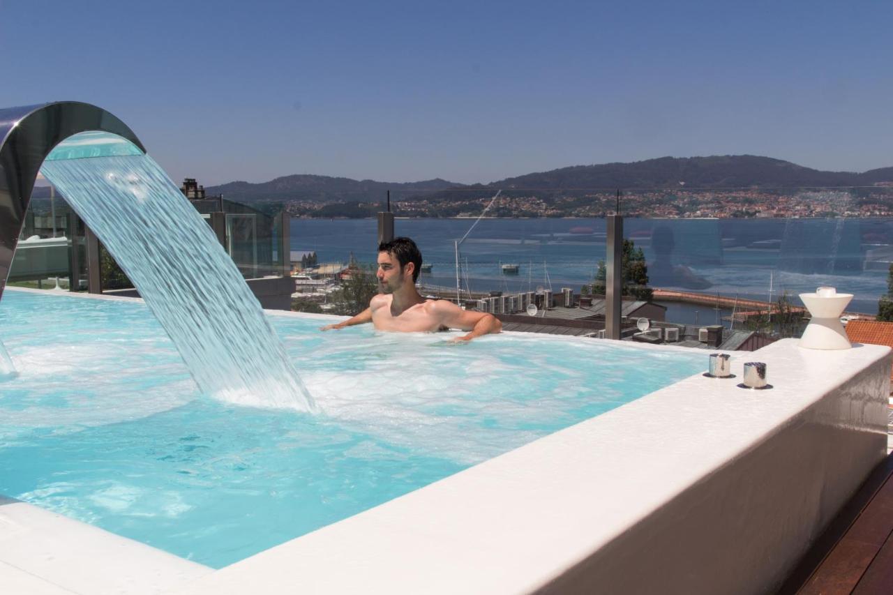 Gran Hotel Nagari Boutique & Spa Vigo Exterior foto A man in a spa
