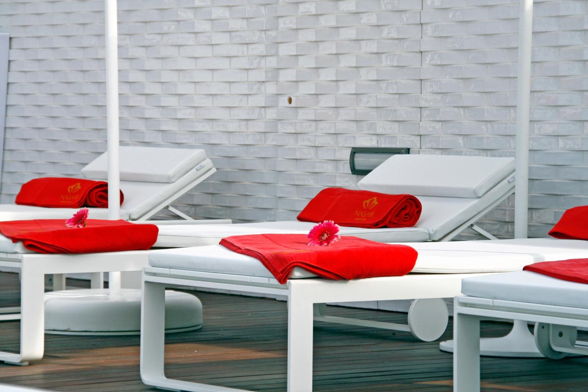 Gran Hotel Nagari Boutique & Spa Vigo Exterior foto The pool at the Mandarin Oriental, Munich