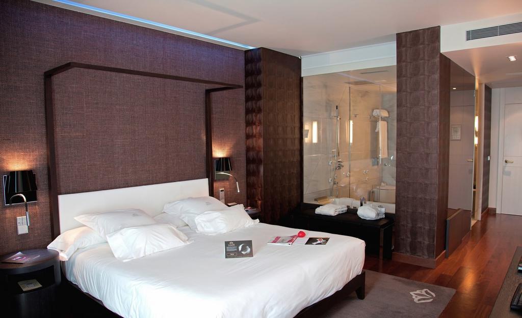 Gran Hotel Nagari Boutique & Spa Vigo Exterior foto A room at the hotel